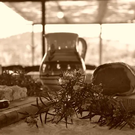 La Mandragola Relais * קרוטונה