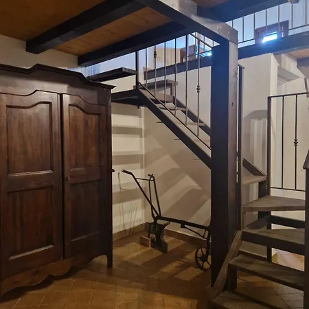 בית חווה La Mandragola Relais קרוטונה